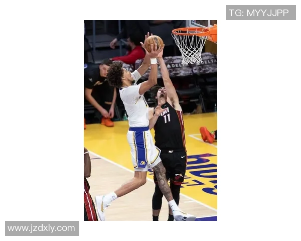 湖人对决热火第五场精彩赛果揭晓球迷热议比赛关键时刻与球员表现 湖人对决热火第五场精彩赛果揭晓球迷热议比赛关键时刻与球员表现